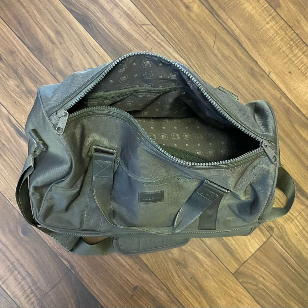 Calpak Stevyn Duffel Bag with Shoe Compartment Green